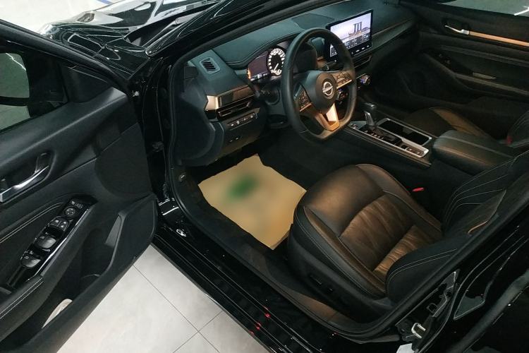 Used Nissan Teana 2024 2.0L SV Black Gold Edition Driver Seat