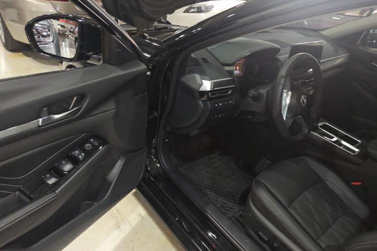 Used Nissan Teana 2024 2.0L SV Black Gold Edition Driver Seat
