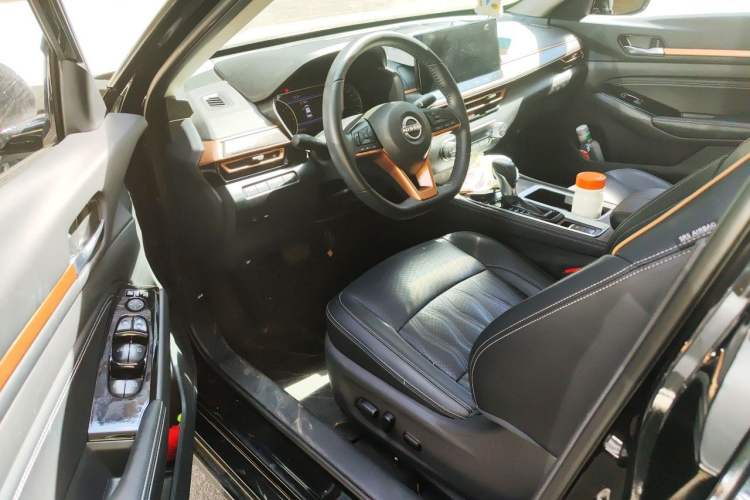 Used Nissan Teana 2024 2.0L SV Black Gold Edition Driver Seat