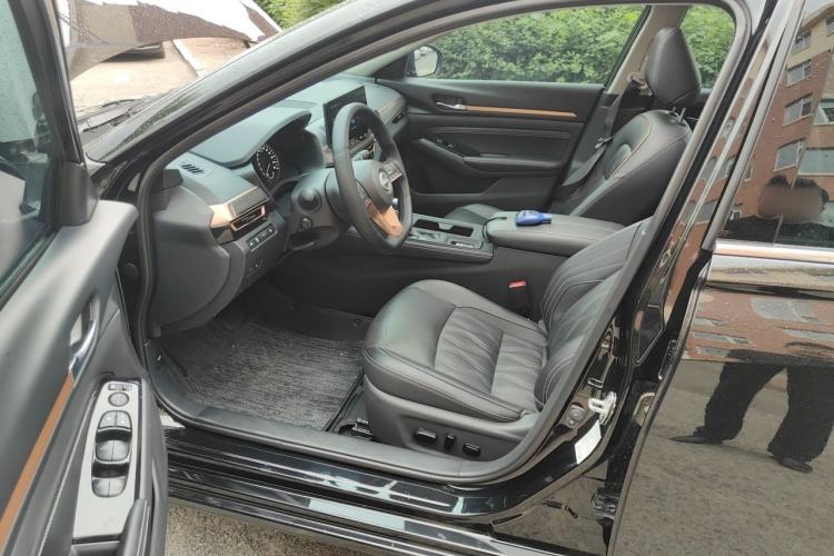 Used Nissan Teana 2024 2.0L SV Black Gold Edition Driver Seat