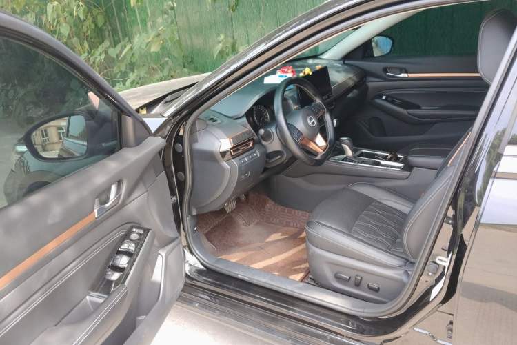 Used Nissan Teana 2024 2.0L SV Black Gold Edition Driver Seat