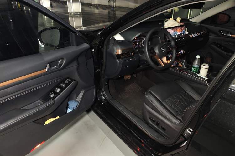 Used Nissan Teana 2024 2.0L SV Black Gold Edition Driver Seat