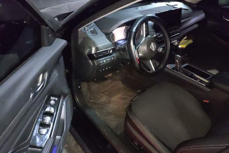 Used Nissan Teana 2024 2.0L SV Black Gold Edition Driver Seat