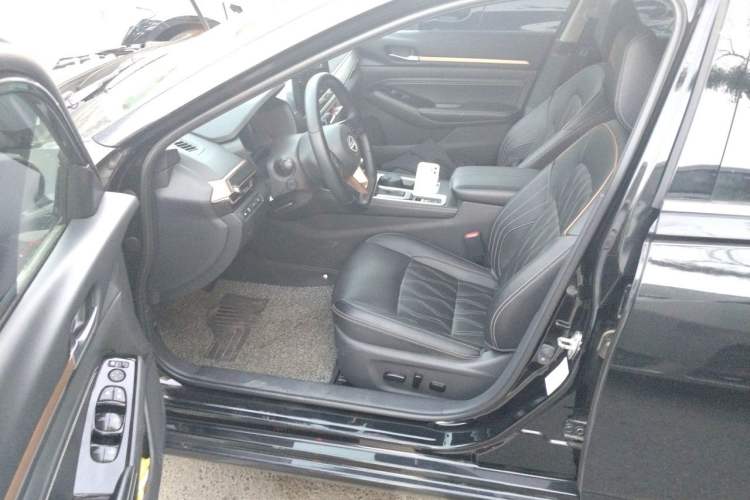 Used Nissan Teana 2024 2.0L SV Black Gold Edition Driver Seat