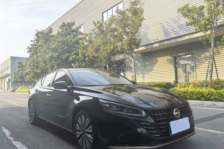 Used Nissan Teana 2024 2.0L SV Black Gold Edition Exterior 3