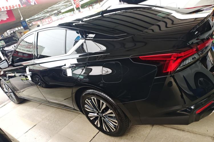 Used Nissan Teana 2024 2.0L SV Black Gold Edition Exterior 3
