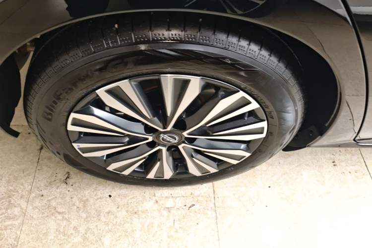 Used Nissan Teana 2024 2.0L SV Black Gold Edition Exterior 8
