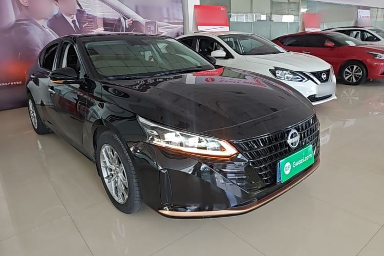 Used Nissan Teana 2024 2.0L SV Black Gold Edition Front Right 45 Deg