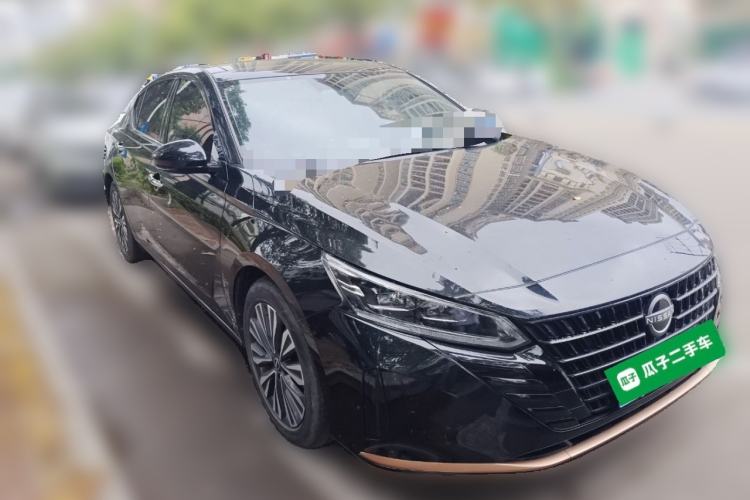 Used Nissan Teana 2024 2.0L SV Black Gold Edition Front Right 45 Deg