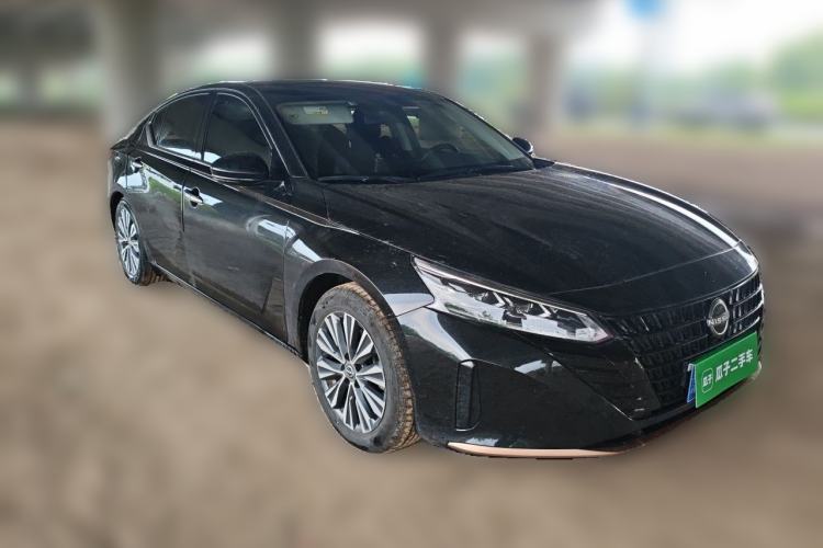 Used Nissan Teana 2024 2.0L SV Black Gold Edition Front Right 45 Deg
