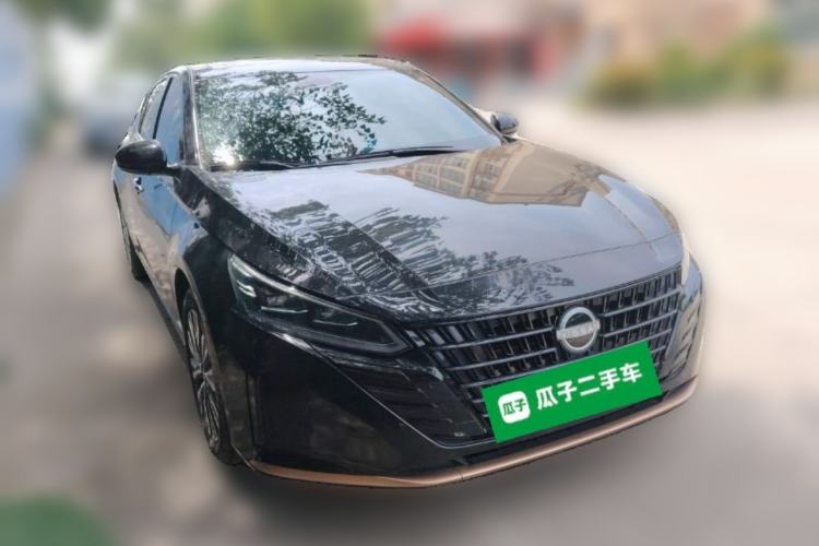 Used Nissan Teana 2024 2.0L SV Black Gold Edition Front Right 45 Deg