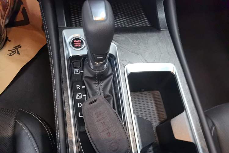 Used Nissan Teana 2024 2.0L SV Black Gold Edition Gear Lever
