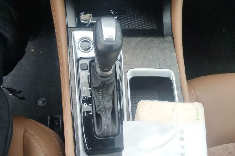 Used Nissan Teana 2024 2.0L SV Black Gold Edition Gear Lever