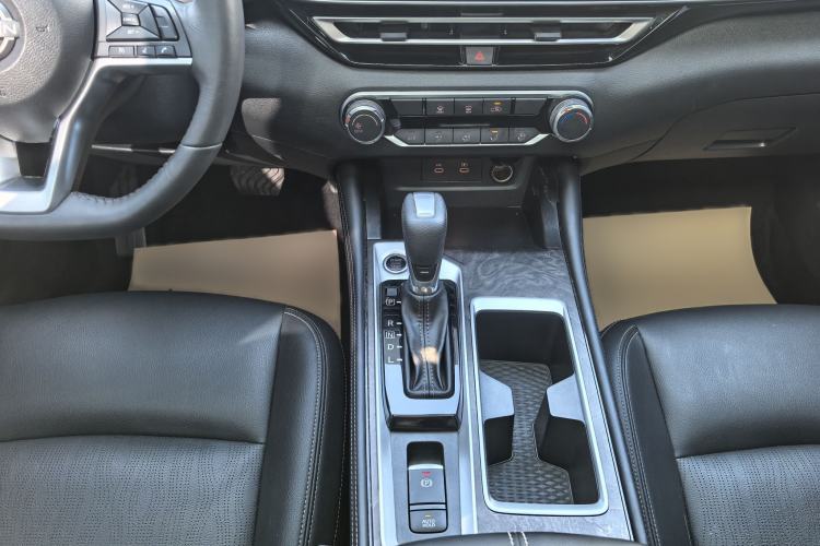Used Nissan Teana 2024 2.0L XE Genuine Edition Gear Lever