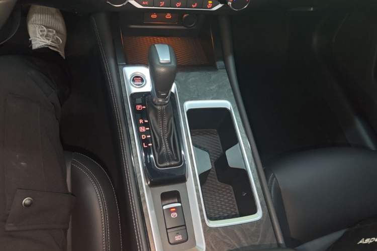 Used Nissan Teana 2024 2.0L XE Genuine Edition Gear Lever