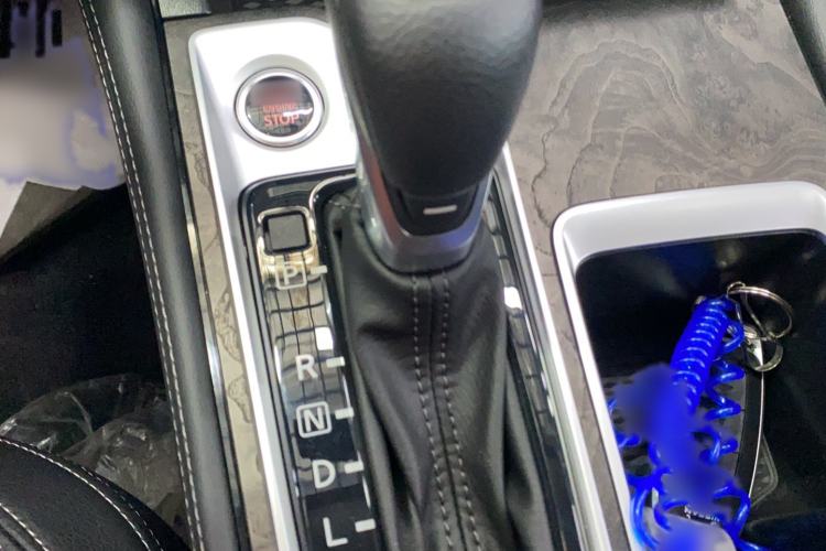 Used Nissan Teana 2024 2.0L XE Genuine Edition Gear Lever