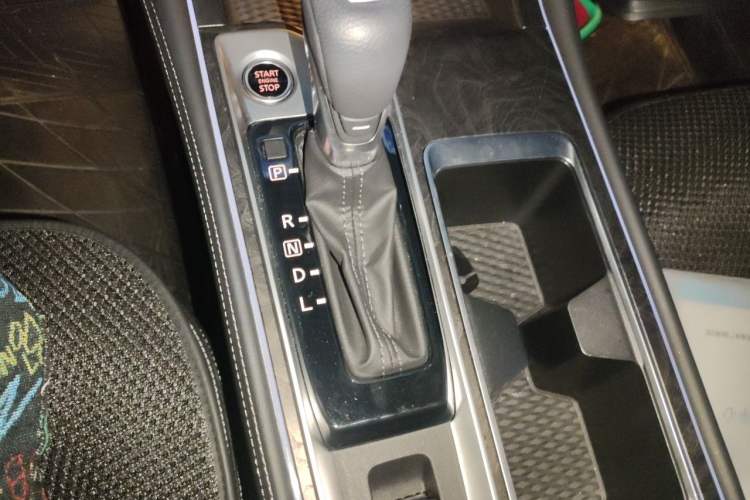 Used Nissan Teana 2024 2.0L SV Black Gold Edition Gear Lever