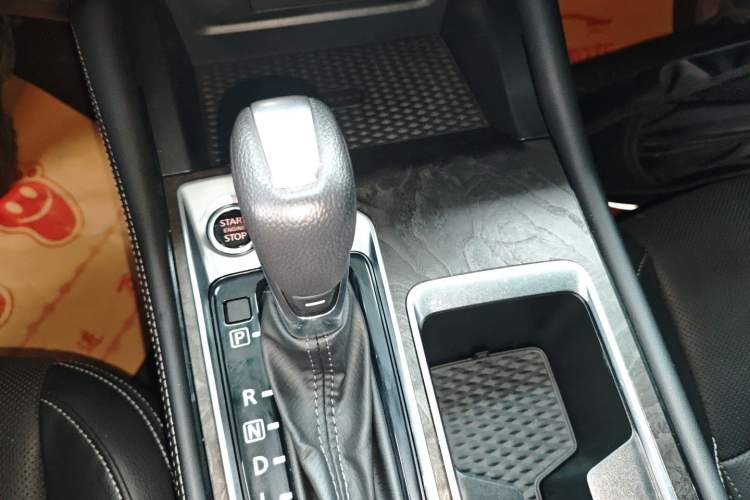 Used Nissan Teana 2024 2.0L SV Black Gold Edition Gear Lever