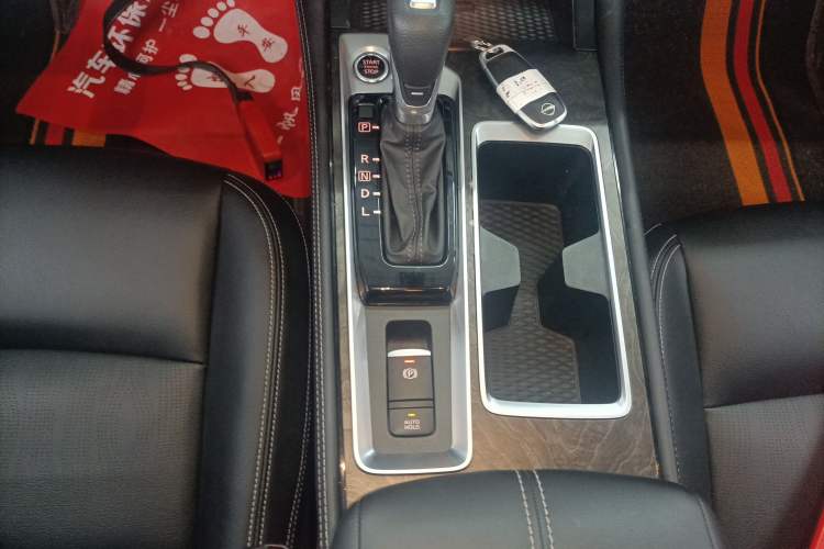 Used Nissan Teana 2024 2.0L XE Genuine Edition Gear Lever