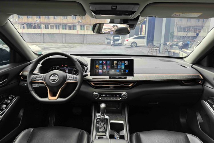Used Nissan Teana 2024 2.0L SV Black Gold Edition Interior 1