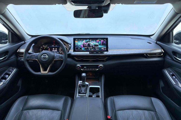 Used Nissan Teana 2024 2.0L SV Black Gold Edition Interior 2