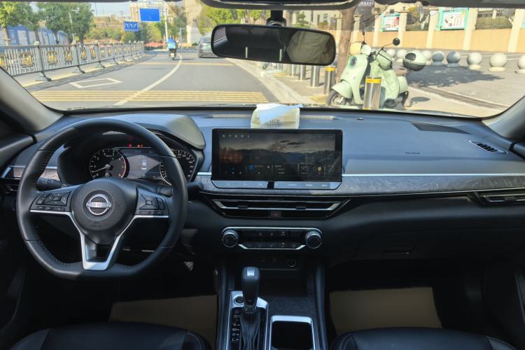 Used Nissan Teana 2024 2.0L XE Genuine Edition Interior 4