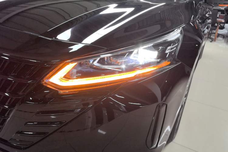 Used Nissan Teana 2024 2.0L SV Black Gold Edition Left Front Headlight