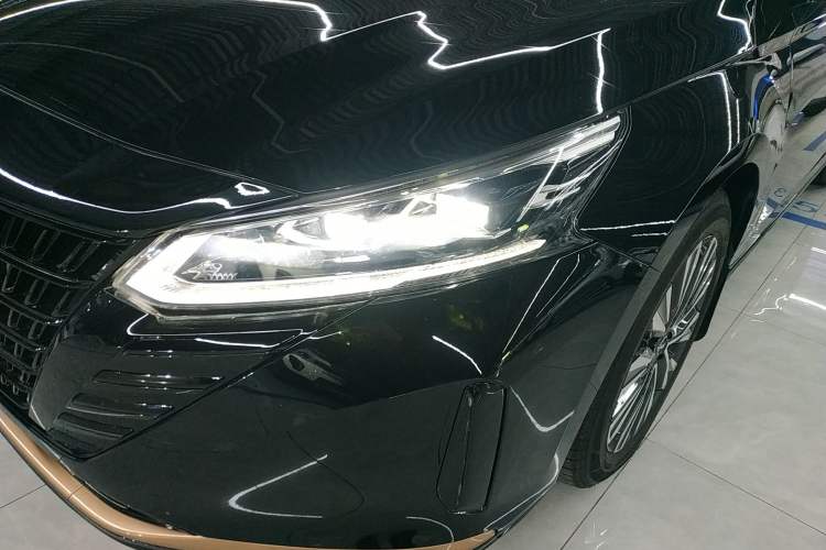 Used Nissan Teana 2024 2.0L SV Black Gold Edition Left Front Headlight
