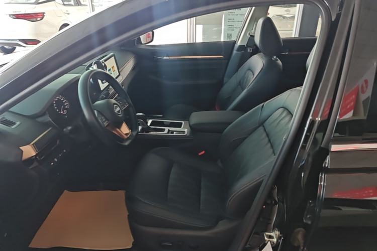 Used Nissan Teana 2024 2.0L SV Black Gold Edition Left Front Seat