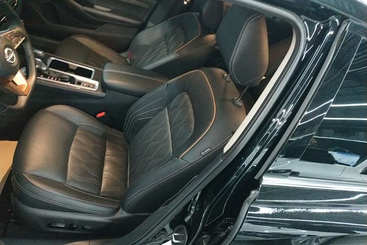 Used Nissan Teana 2024 2.0L SV Black Gold Edition Left Front Seat
