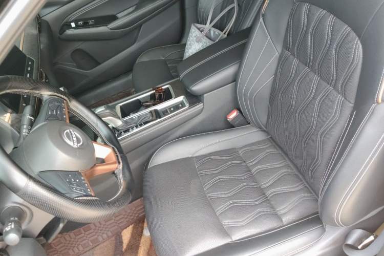 Used Nissan Teana 2024 2.0L SV Black Gold Edition Left Front Seat