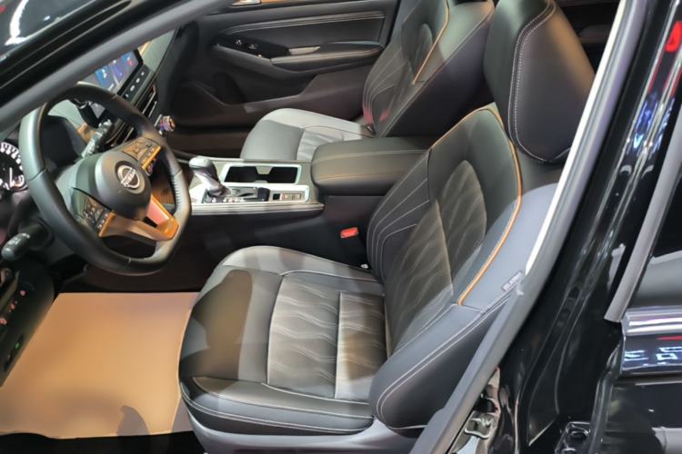 Used Nissan Teana 2024 2.0L SV Black Gold Edition Left Front Seat