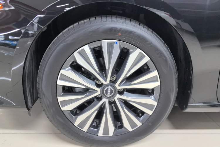 Used Nissan Teana 2024 2.0L SV Black Gold Edition Left Front Wheel Hub