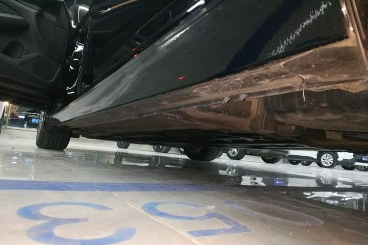 Used Nissan Teana 2024 2.0L SV Black Gold Edition Left Side Sill