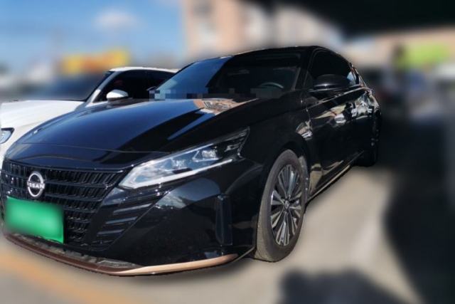 Używany Nissan Teana 2024 2.0L SV Black Gold Edition