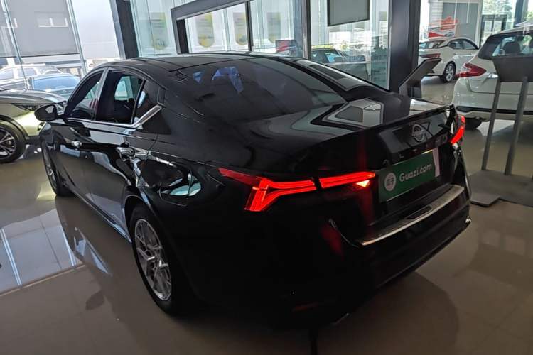 Used Nissan Teana 2024 2.0L SV Black Gold Edition Rear Left 45 Deg