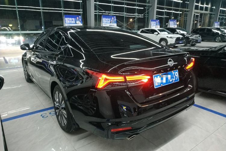 Used Nissan Teana 2024 2.0L SV Black Gold Edition Rear Left 45 Deg