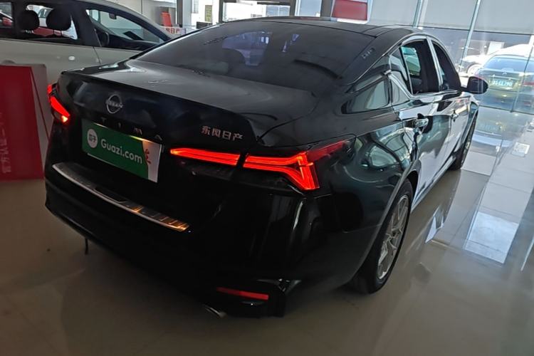 Used Nissan Teana 2024 2.0L SV Black Gold Edition Rear Right 45 Deg