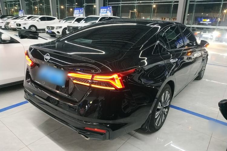 Used Nissan Teana 2024 2.0L SV Black Gold Edition Rear Right 45 Deg