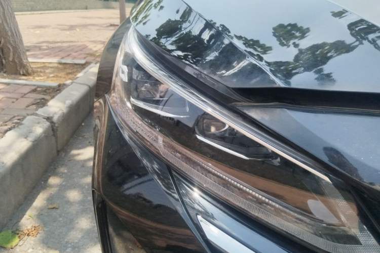 Used Nissan Teana 2024 2.0L SV Black Gold Edition Right Front Headlight