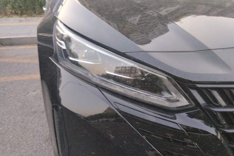 Used Nissan Teana 2024 2.0L SV Black Gold Edition Right Front Headlight