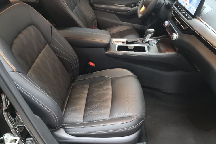 Used Nissan Teana 2024 2.0L SV Black Gold Edition Right Front Seat