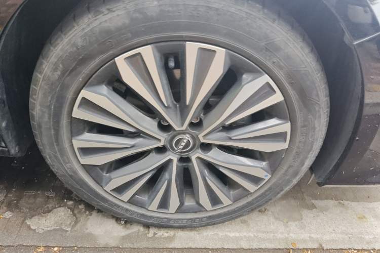 Used Nissan Teana 2024 2.0L SV Black Gold Edition Right Front Wheel Hub