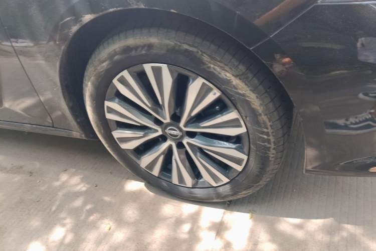 Used Nissan Teana 2024 2.0L SV Black Gold Edition Right Front Wheel Hub