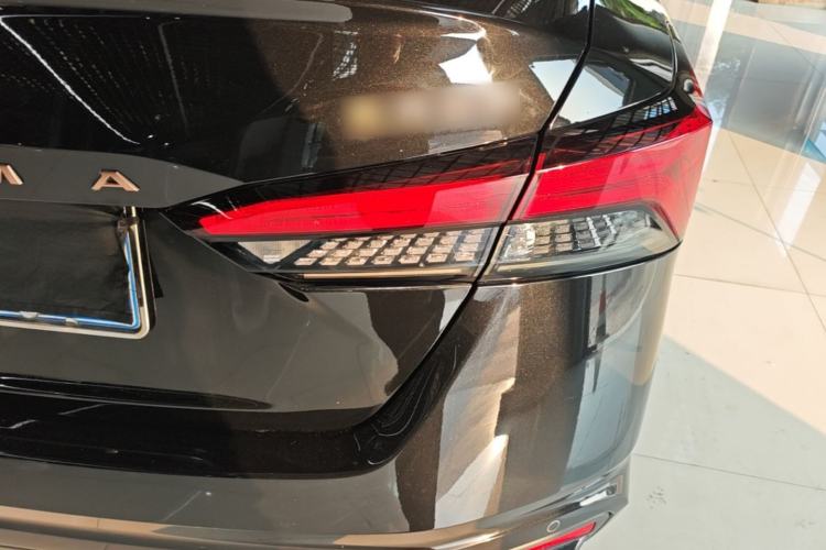Used Nissan Teana 2024 2.0L SV Black Gold Edition Right Rear Taillight