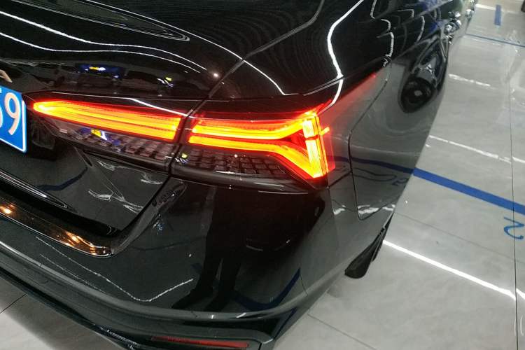 Used Nissan Teana 2024 2.0L SV Black Gold Edition Right Rear Taillight