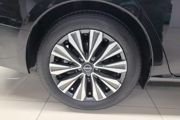 Used Nissan Teana 2024 2.0L SV Black Gold Edition Right Rear Wheel Hub