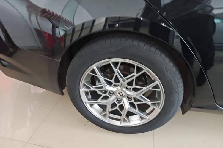 Used Nissan Teana 2024 2.0L SV Black Gold Edition Right Rear Wheel Hub