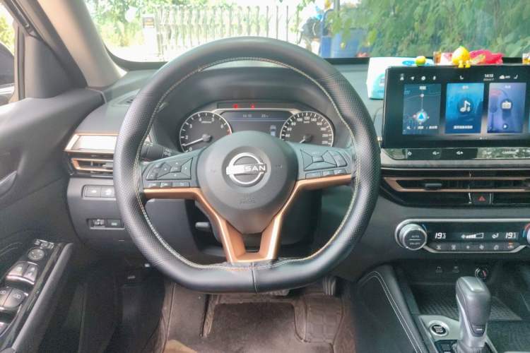 Used Nissan Teana 2024 2.0L SV Black Gold Edition Steering Wheel
