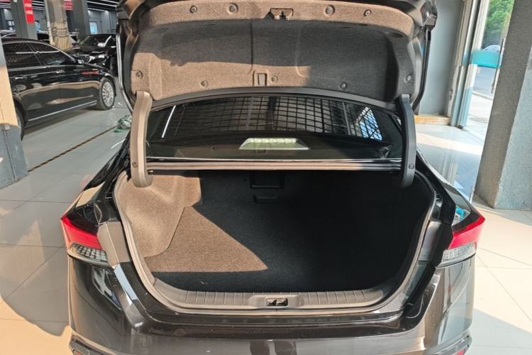 Used Nissan Teana 2024 2.0L SV Black Gold Edition Trunk